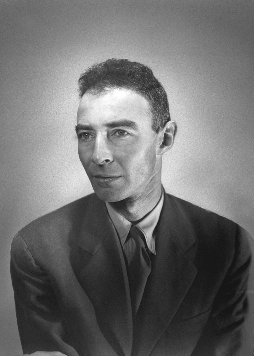 Robert Oppenheimer: Otec atómovej bomby a kontroverzný génius