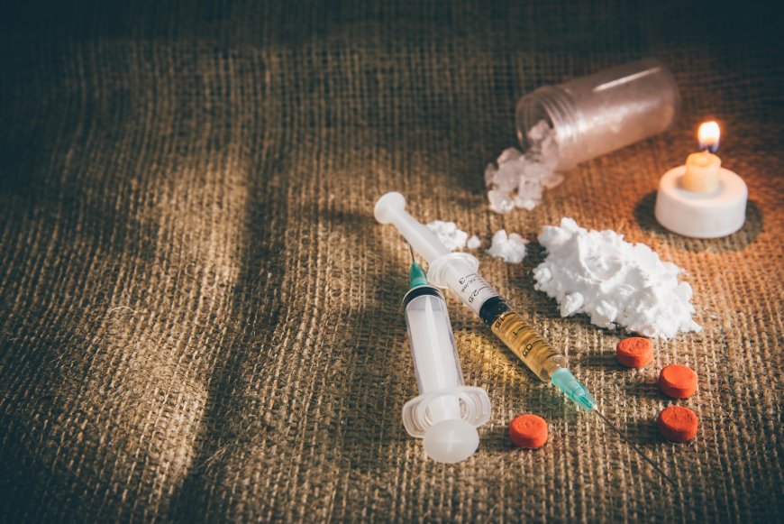 Heroín: Analýza Negatívnych Účinkov, Závislosti a Vplyvu na Zdravie
